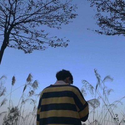 男生背影头像伤感 过去了就是过去了不要回忆