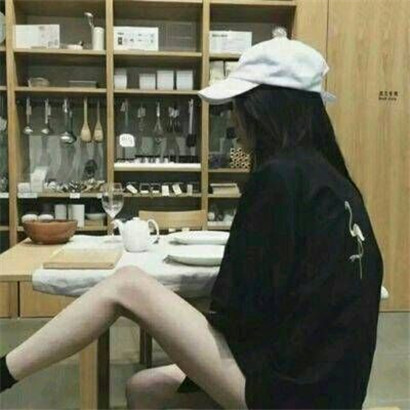qq头像女生背影霸气最新，做个平平淡淡的女生很好