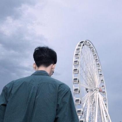 头像男生帅气背影，个性成熟的社会男生