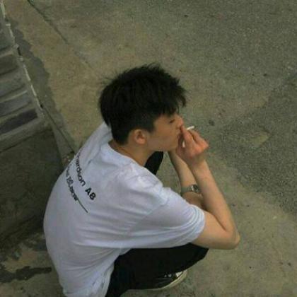 头像男生帅气背影，个性成熟的社会男生