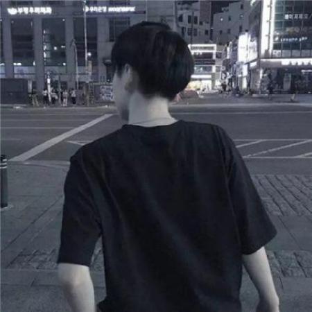 头像男生背影，头像男生背影伤感孤单