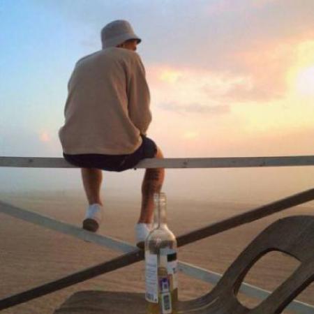 微信男生背影头像图片，希望所有朋友真的快乐
