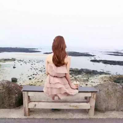 qq头像女生背影，你会一眼中意的伤感女头