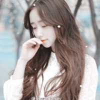 有一种慵懒之美阿宝色女生头像,迷人长发飘散开来