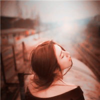 长发阿宝色女生头像妩媚的样子,小心被电到了