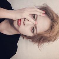 清甜白皙的笑脸的美女头像,萌萌的表情小清新的
