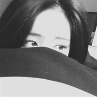 长发黑白美女头像,有玩手机的,有背着书包的等