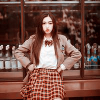 玫瑰花香与少女,长发飘飘的美女