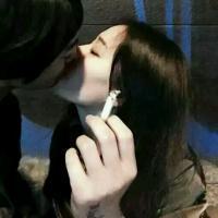 面无表情的女人内心是苦的,有时微笑都是装的