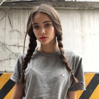 过好自己的生活,追求自由吧,长发欧美女头像