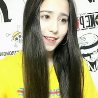 长发美女会让人眼泪无法流下,只会在微笑中挣扎