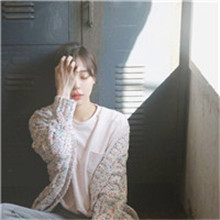 洒脱美感长发女生头像 大姐姐的气质油然而生