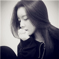 黑白知性长发美女头像,分享给留着长头发的女生们