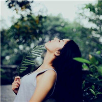 时尚又少女很显青春活力 长发美女头像