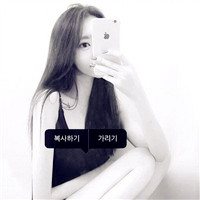 长长的秀发能带给你惊喜，黑白图片美女头像长发唯美