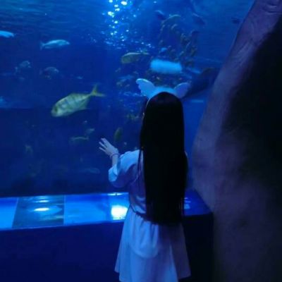 女生头像唯美背影长发,具有少女感夏季才是女人的天下