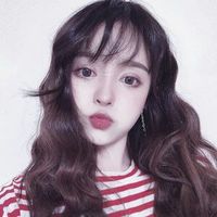 俏皮感十足长发女生头像，剪成短发立马做回可爱的少女