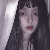 俏皮感十足长发女生头像，剪成短发立马做回可爱的少女