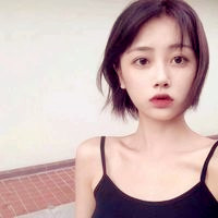 披肩的长看上去非常的温柔 qq头像女生长发唯美