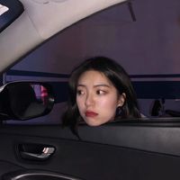 很妖艳的女生头像,长发神秘又娇媚的美女