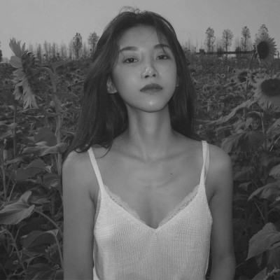 qq女头像黑白，心里装的满满的都是你