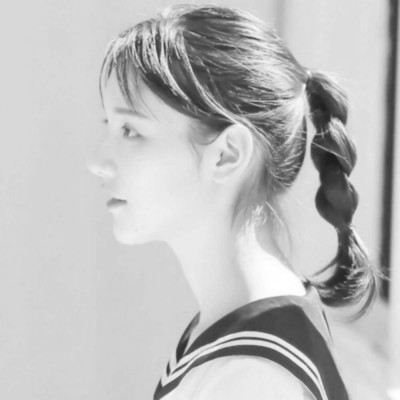 长发黑白女生头像 撩发一定很迷人