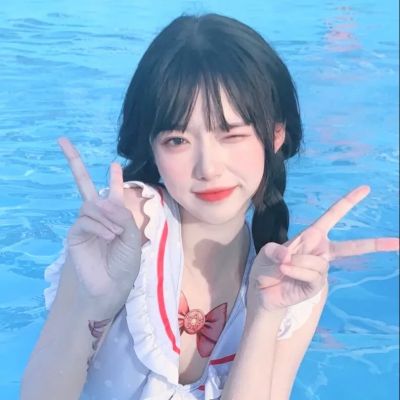 开心的美女笑脸头像，欲望不要太大喜欢就好