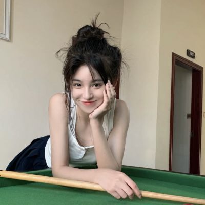高冷酷酷高级头像女生，感情从来无法战胜女人