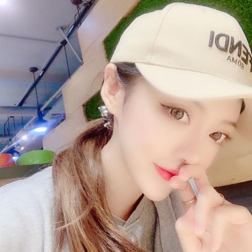 侧颜长发图片头像真实美女头像，喜欢用上何必念念不忘