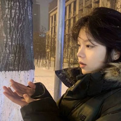 成熟非常的美丽动人唯美女生头像小清新侧脸长发