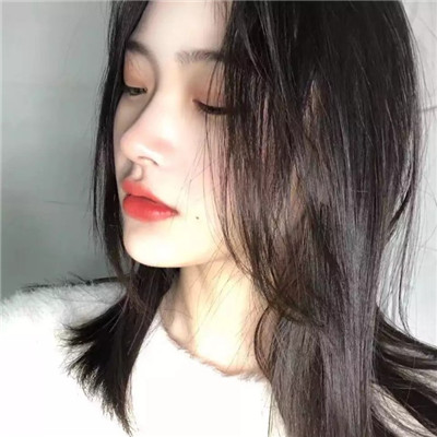 气质长发女生头像 保持微笑生活就会向你微笑