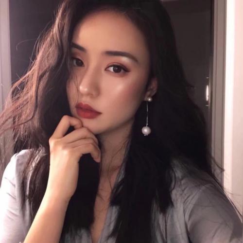 女生头像唯美高冷可爱，出众的外貌往往给人一种自信