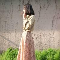 带着御姐范欧美女生头像彩色,再多的心事也不需要倾诉