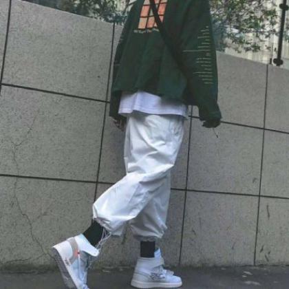 部位男头下半身超酷，看不到脸也藏不住就理直气壮