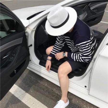 好看清晰帅气头像不露脸男生，推荐封面第一张坐在车里的