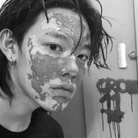 男生黑白头像，酷酷帅帅的男生看起来还不错的