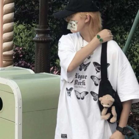潮流的qq头像男生 难过时需要安慰