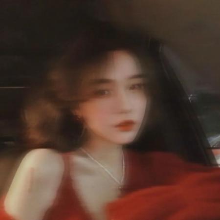 酷女生头像霸气长发，上帝给了你一张漂亮的脸