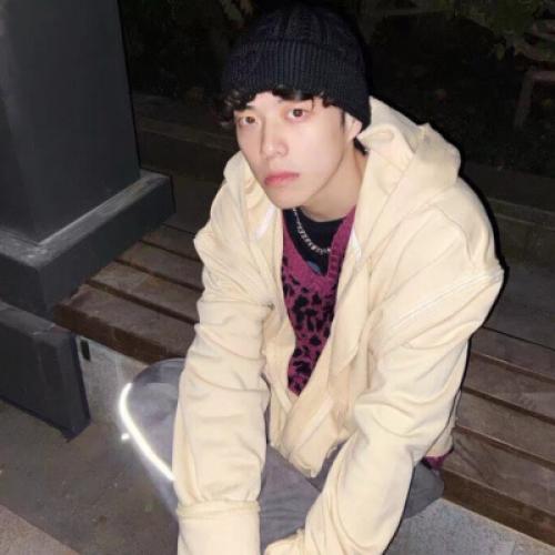 潮流混网男生头像优质真人，过着浪荡不羁的生活