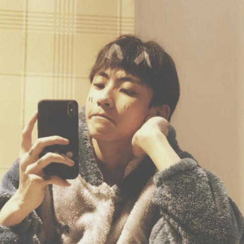 ins男生头像潮流韩系 把微笑留给生活