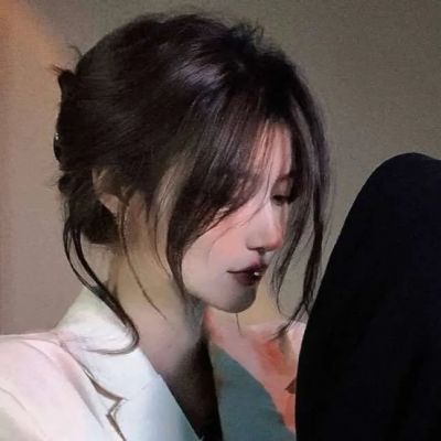 心中有了牵挂那就是你，情侣头像2022最新版潮流