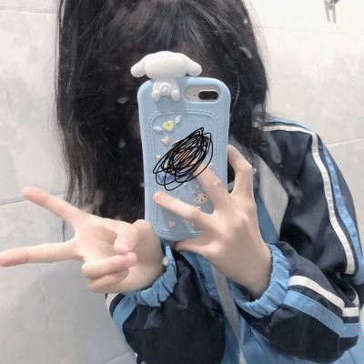 部位女头不露脸，用手用东西遮挡住的