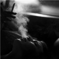 寂寞时抽烟缓解一下吧,伤感颓废女生头像