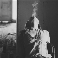 寂寞时抽烟缓解一下吧,伤感颓废女生头像