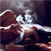 抽的是忧愁,抽的是寂寞 欧美抽烟女生头像