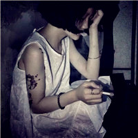 女生很屌的头像 拽气社会人高冷抽烟女生头像