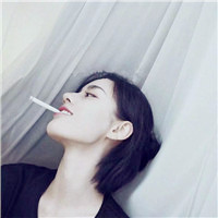 女生很屌的头像 拽气社会人高冷抽烟女生头像