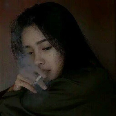 快手头像女生霸气抽烟，最流行的快手社会头像女