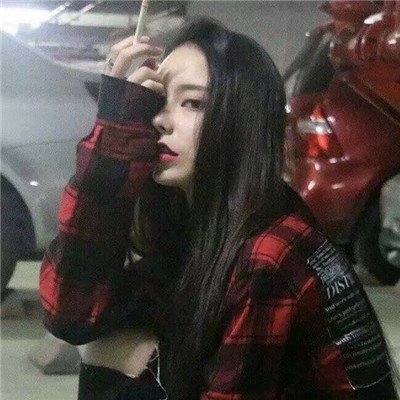 快手头像女生霸气抽烟，最流行的快手社会头像女