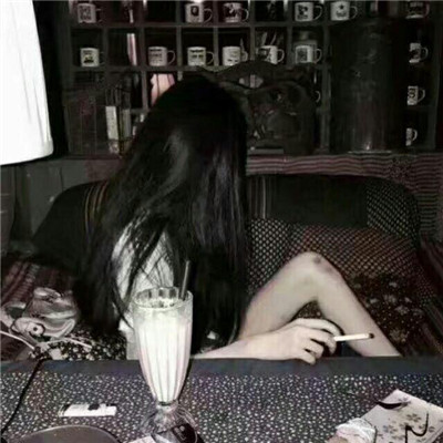 快手头像女生霸气抽烟，最流行的快手社会头像女